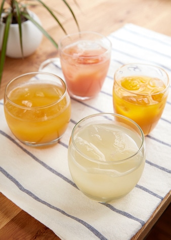 南国気分の4種の味わい「【宮崎果汁】トロピカルフルーツドリンク ハーフボトル 4本セット」