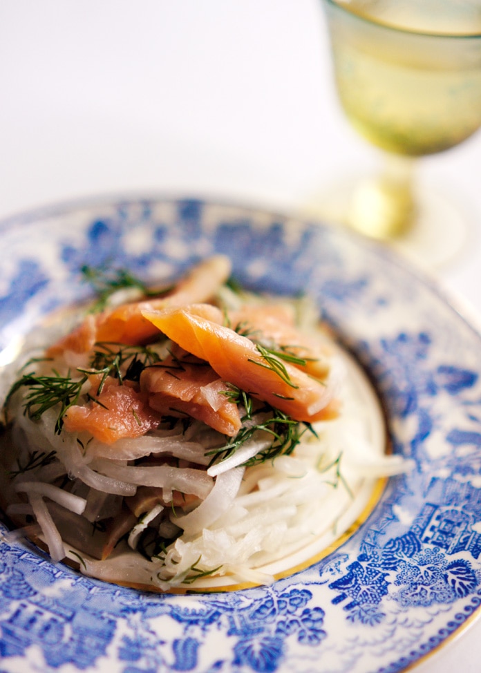 北海道の恵み、天然鮭の本物の美味しさを手軽に味わえる「北海道スモークサーモン」