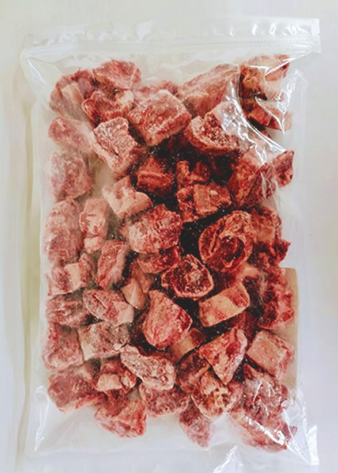 牛ヒレ肉サイコロカットステーキ1Kg|　精肉お取り寄せ・通販のオンワード・マルシェ