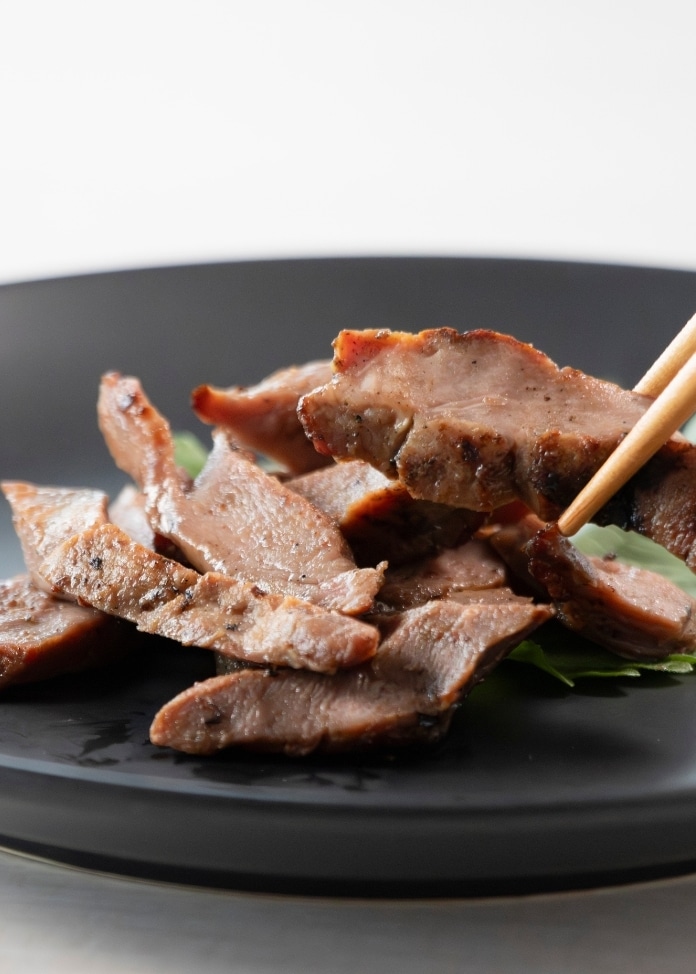 【仙台・陣中】焼きたて陣中牛タン 塩＆黒胡椒（6個入）