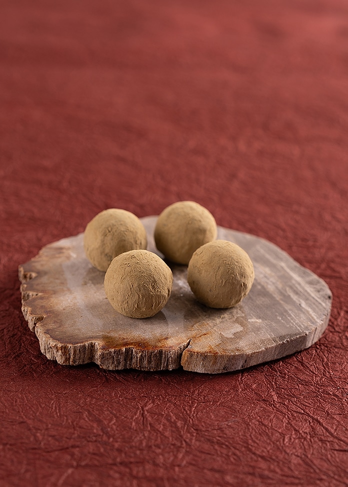 紅屋の珠洲の塩トリュフ プレーン＆加賀棒茶セット