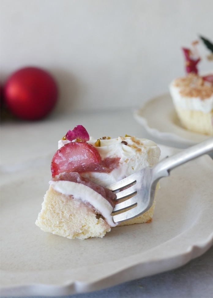 エシカル苺のホワイトクリスマスチーズケーキ