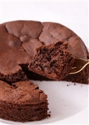 ダニエルズのガトーショコラ 甘さ控えめで香り高く、大人の味わいに仕上げた逸品 【300g】