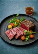 神戸牛プレミアムローストビーフ200g（ソース付き）