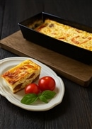 お酒と楽しむ甘くないバスクチーズケーキ（バジル＆トマト）