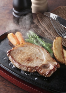 札幌バルナバフーズ 北海道産塩漬け燻し肉セット ソーセージ ハム ベーコングルメ通販のオンワード マルシェ