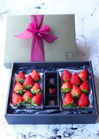 【冬／春限定】朝採れいちご＆ボンボンショコラ（S）