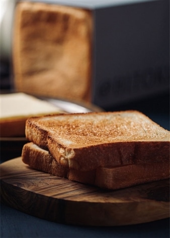 定期便】＠HITOKUCHI食パン 2本セット| パンお取り寄せ・通販のオン