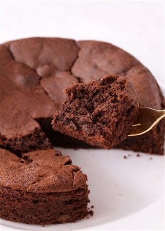 ダニエルズのガトーショコラ 甘さ控えめで香り高く、大人の味わいに仕上げた逸品 【300g】