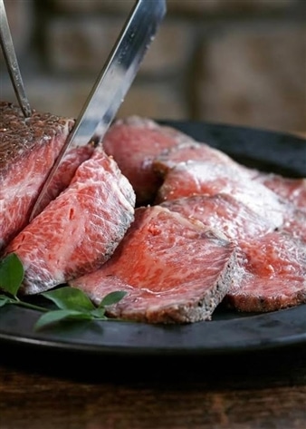 米沢牛プレミアムローストビーフ200g（ソース付き）