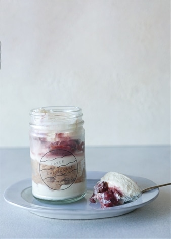 【ミニカーネーション飾り付き】premium有機苺のレイヤーチーズケーキ3個セット