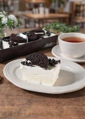 白金プレミアムアイスケーキ（クッキー＆クリーム）