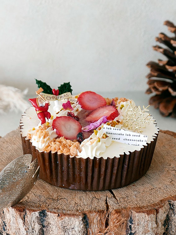 エシカル苺のホワイトクリスマスチーズケーキ