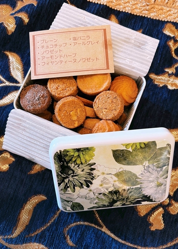 クッキーアソート缶