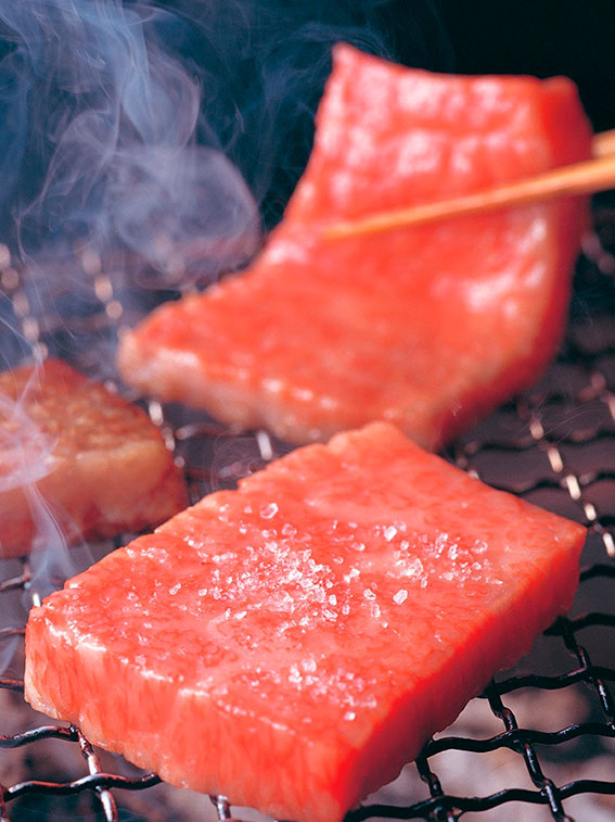 〈山形の極み〉米沢牛　焼肉用　肉質等級：4等級（B.M.S.No.5）以上